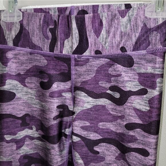 Terez Tall Band 7/8 legging Size Small -Purple Camo Excellent! - Picture 6 of 10